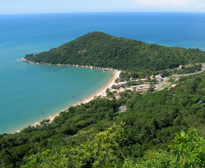 Praia de Laranjeiras vista do Parque Unipraias
